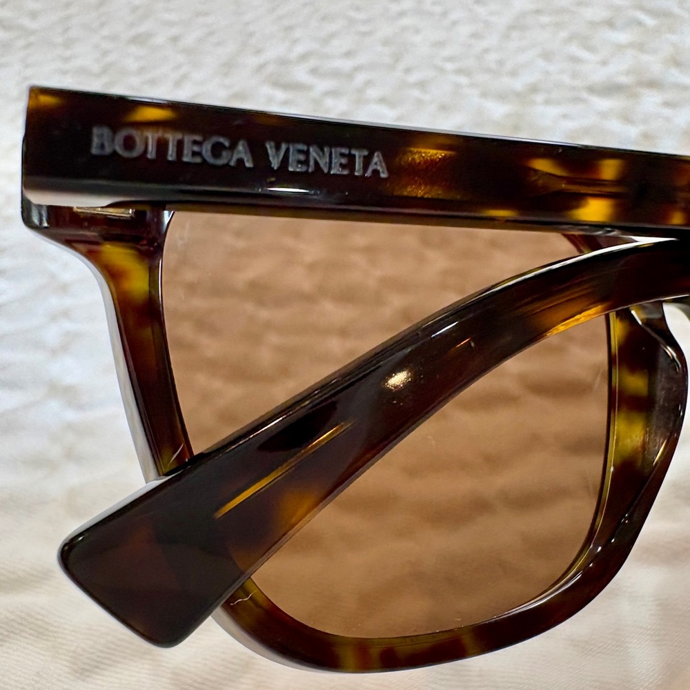 Bottega Veneta Havana Classic Tortie Sunglasses BV1255SA 002 Newer model EUC 😎🌟 - Picture 7 of 16